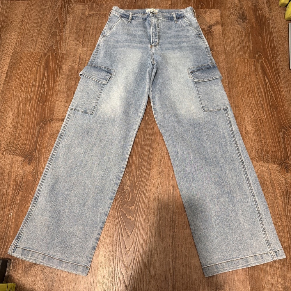 Jessica Simpson Light Wash High Rise Wide Leg Cargo Denim Jeans Size 8/29